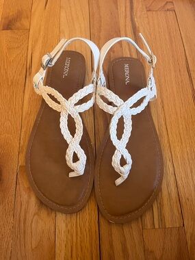 Merona White Braided T-Strap Sandals with Adjustable Ankle Size 9